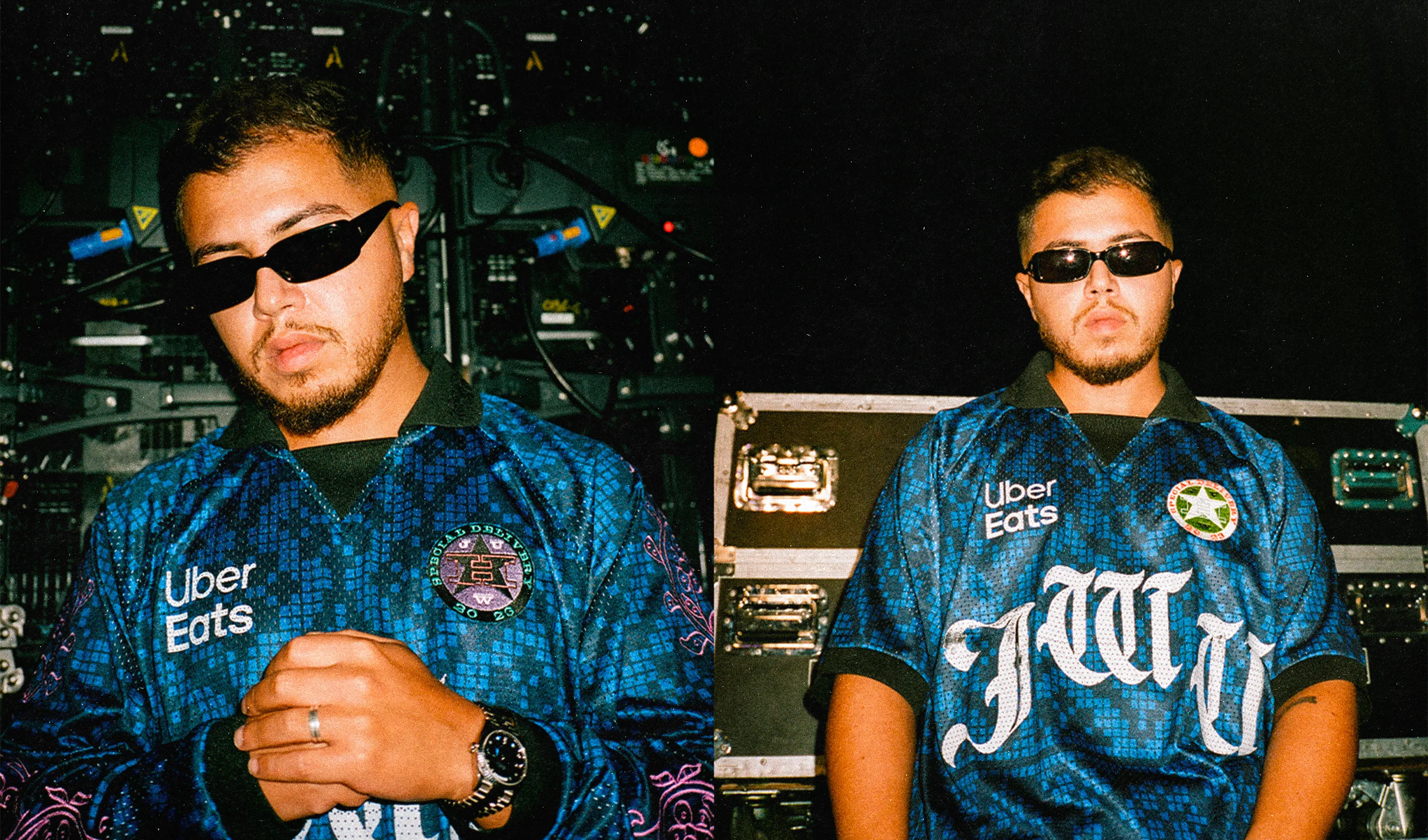 Visuel campagne bleu avec Hamza portant la collection.